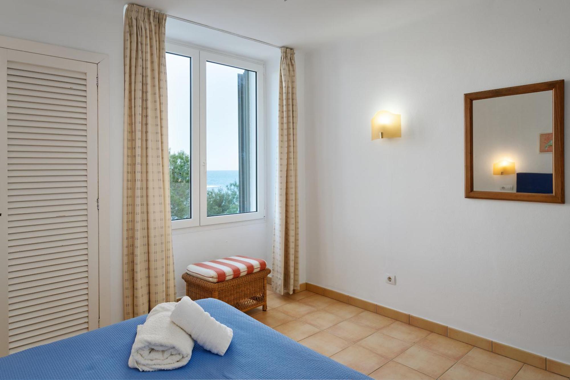 Waterfront Apartment 'Maria'. Pool. Wifi ซานตานยี ภายนอก รูปภาพ